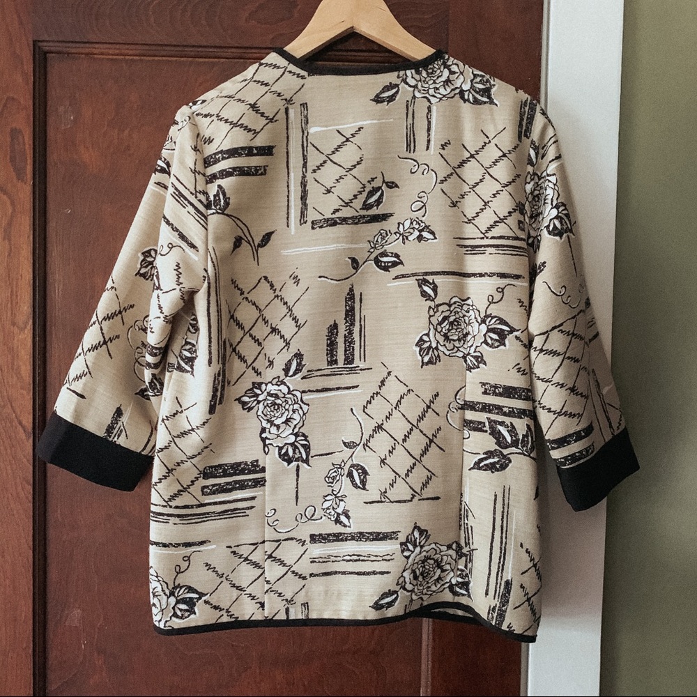 Floral button down - Picture 2 of 4